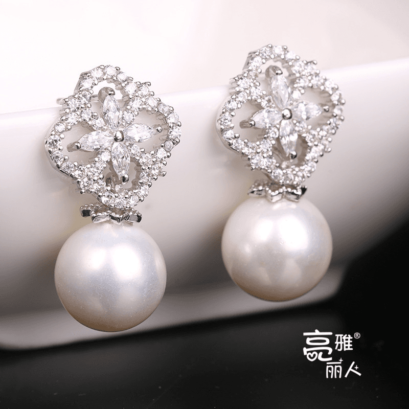 Ruby Light Earrings Champagne Crystal product image