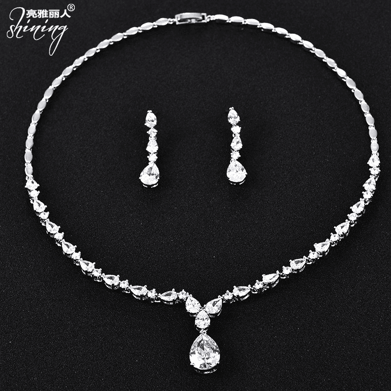 Pearl Bridal Suite Champagne Crystal product image