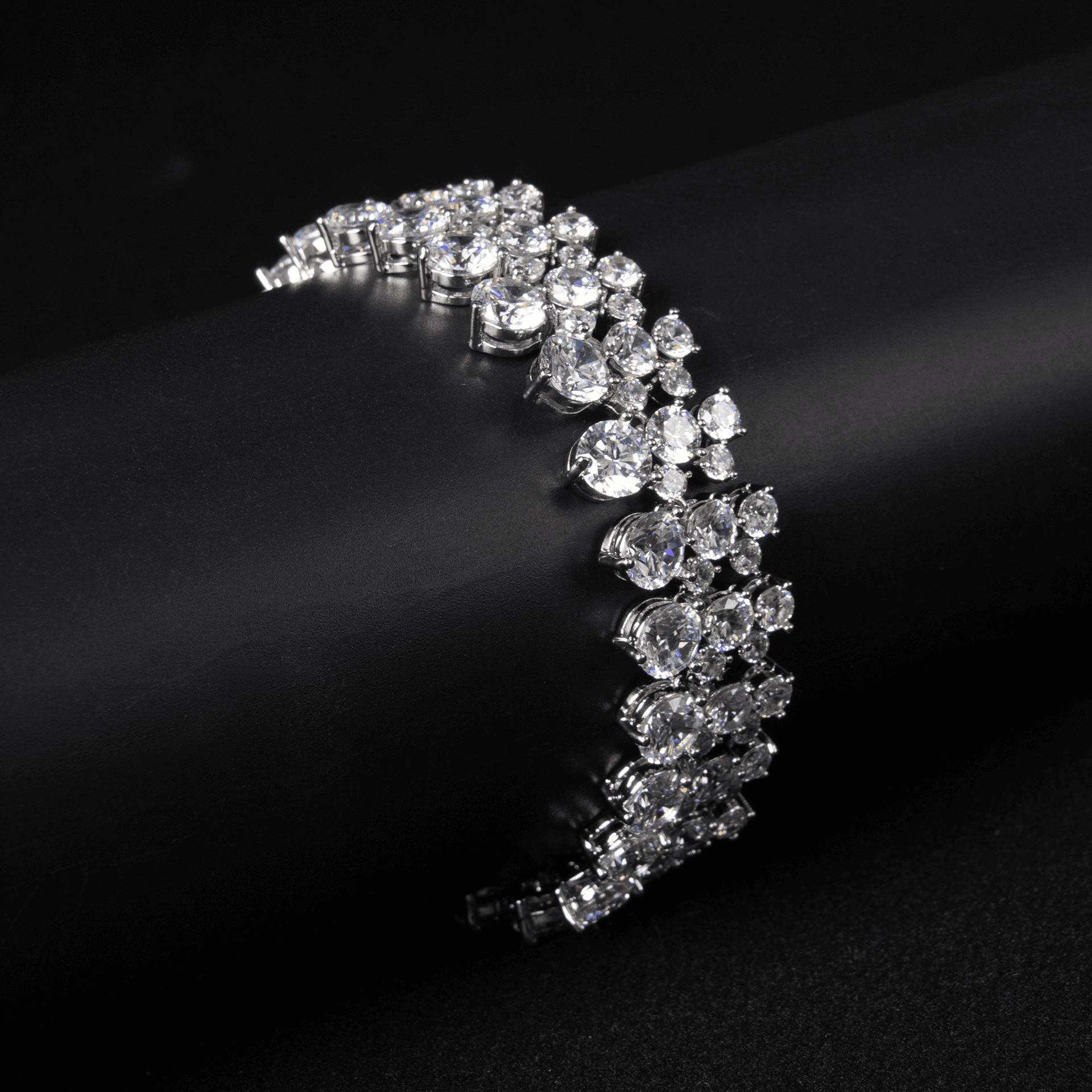 Garden Line Bracelet Emerald Tone Crystal product image
